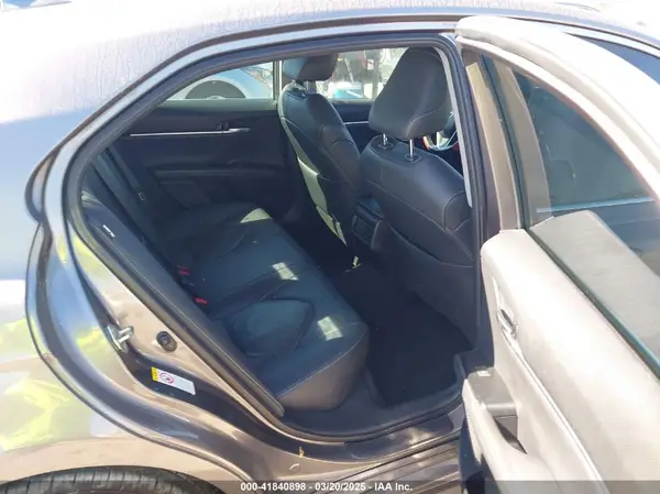 4T1B61HK3KU770042 2019 TOYOTA CAMRY - Image 8