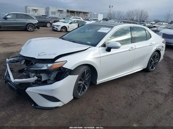 4T1B61HK3KU784586 2019 TOYOTA CAMRY - Image 2
