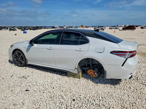 4T1B61HK3KU832992 2019 TOYOTA CAMRY - Image 2