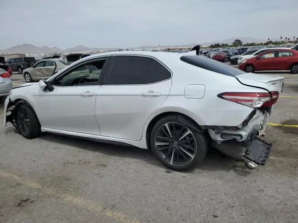 4T1B61HK3KU839389 2019 TOYOTA CAMRY - Image 2
