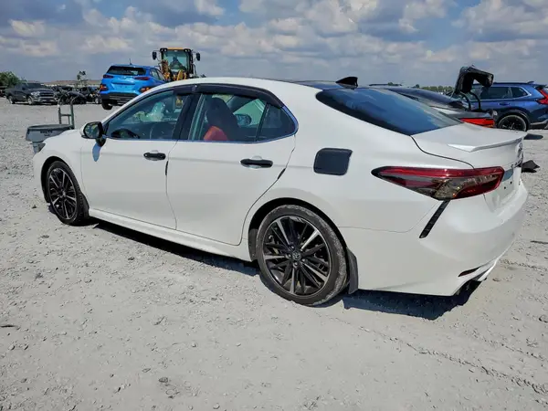 4T1B61HK3KU840204 2019 TOYOTA CAMRY - Image 2