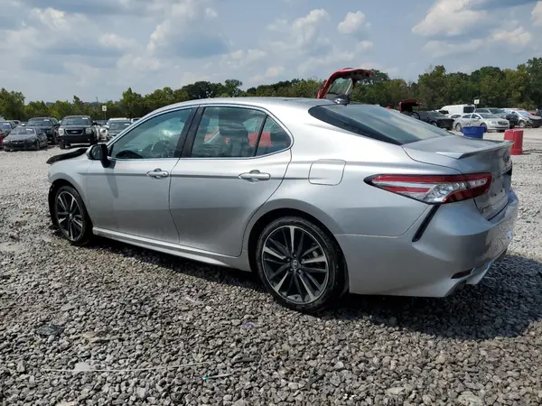 4T1B61HK3KU840977 2019 TOYOTA CAMRY - Image 2