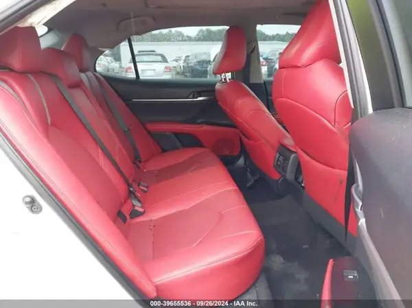 4T1B61HK4JU002441 2018 TOYOTA CAMRY - Image 8