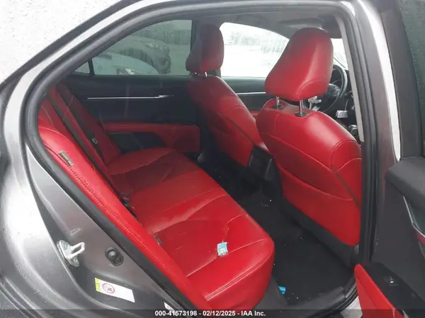 4T1B61HK4JU003332 2018 TOYOTA CAMRY - Image 8