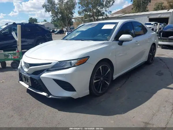 4T1B61HK4JU020731 2018 TOYOTA CAMRY - Image 2