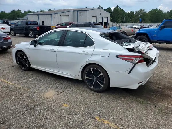4T1B61HK4JU025153 2018 TOYOTA CAMRY - Image 2