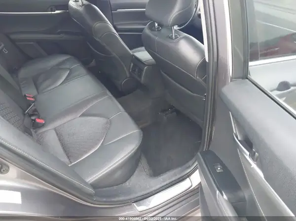 4T1B61HK4JU028232 2018 TOYOTA CAMRY - Image 8