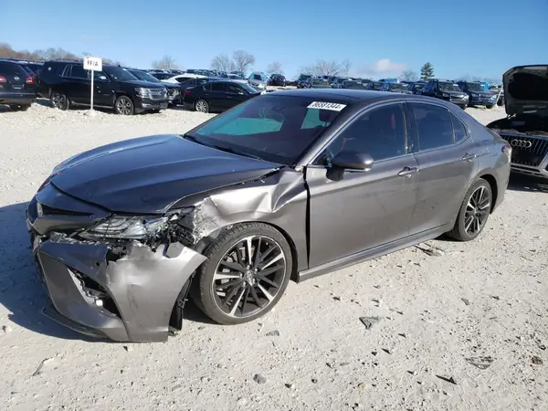 4T1B61HK4JU030160 2018 TOYOTA CAMRY - Image 1