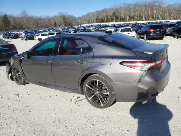 4T1B61HK4JU030160 2018 TOYOTA CAMRY - Image 2