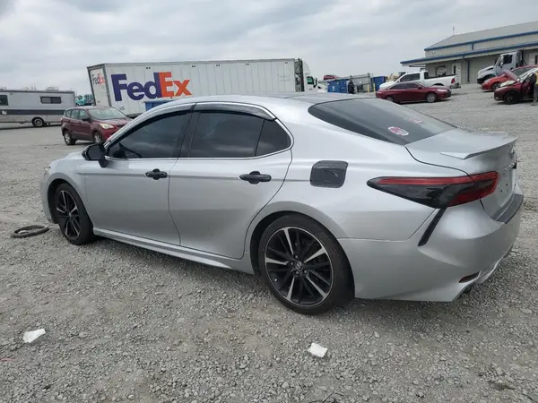 4T1B61HK4JU030854 2018 TOYOTA CAMRY - Image 2