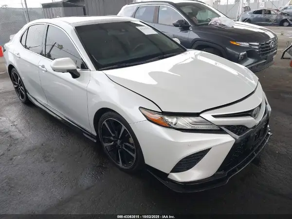 4T1B61HK4JU036895 2018 TOYOTA CAMRY - Image 1