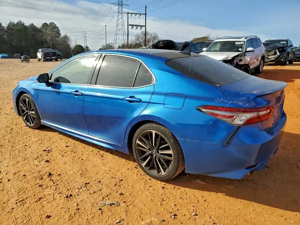 4T1B61HK4JU042261 2018 TOYOTA CAMRY - Image 2