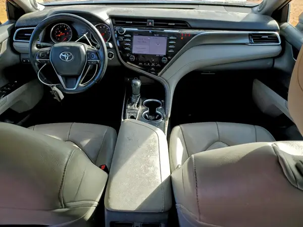 4T1B61HK4JU042261 2018 TOYOTA CAMRY - Image 8
