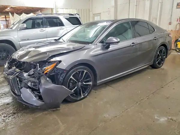 4T1B61HK4JU047413 2018 TOYOTA CAMRY - Image 1