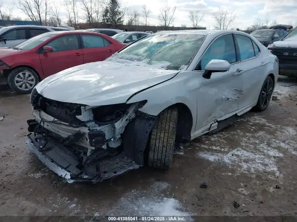 4T1B61HK4JU054202 2018 TOYOTA CAMRY - Image 2