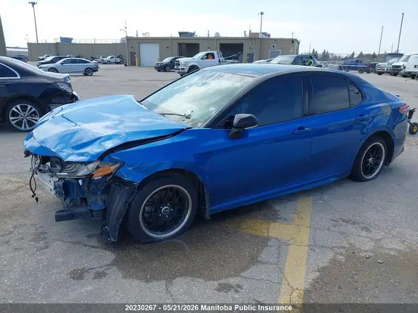4T1B61HK4JU059674 2018 TOYOTA CAMRY - Image 2