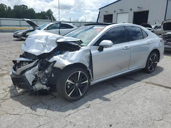 4T1B61HK4JU066267 2018 TOYOTA CAMRY - Image 1