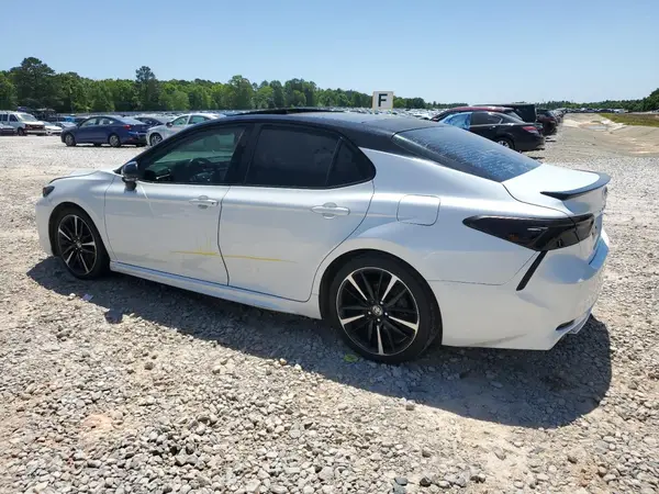 4T1B61HK4JU068441 2018 TOYOTA CAMRY - Image 2