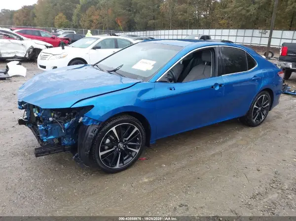 4T1B61HK4JU074854 2018 TOYOTA CAMRY - Image 2