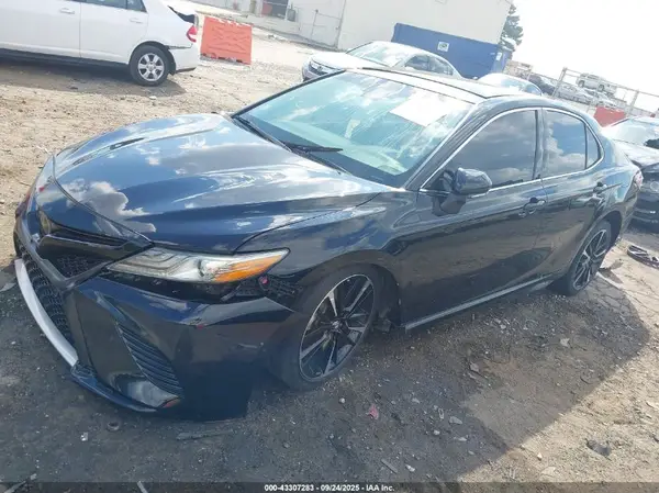 4T1B61HK4JU078533 2018 TOYOTA CAMRY - Image 2