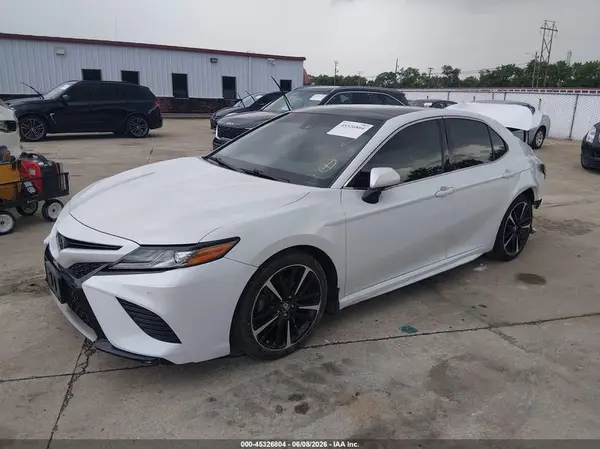 4T1B61HK4JU081139 2018 TOYOTA CAMRY - Image 2