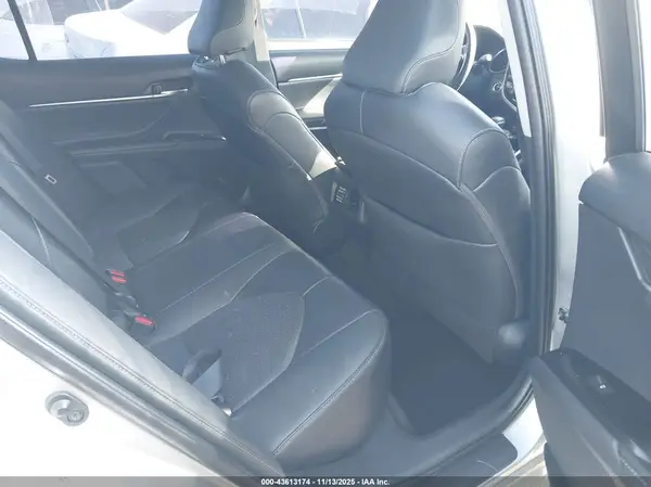 4T1B61HK4JU081156 2018 TOYOTA CAMRY - Image 8