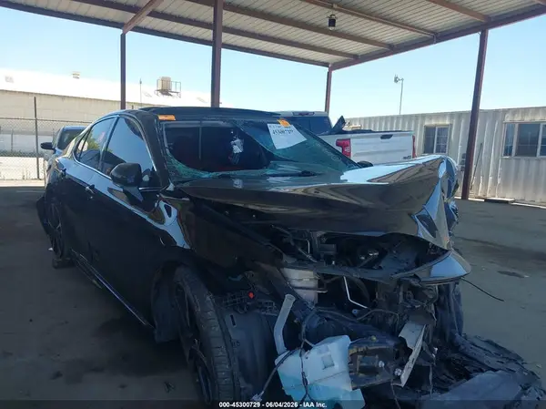 4T1B61HK4JU084879 2018 TOYOTA CAMRY - Image 1