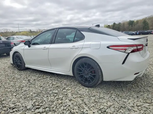 4T1B61HK4JU086714 2018 TOYOTA CAMRY - Image 2