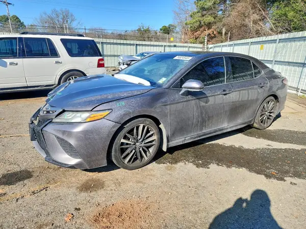 4T1B61HK4JU118285 2018 TOYOTA CAMRY - Image 1