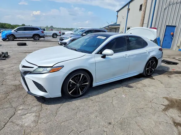 4T1B61HK4JU121185 2018 TOYOTA CAMRY - Image 1