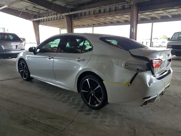 4T1B61HK4JU129092 2018 TOYOTA CAMRY - Image 2