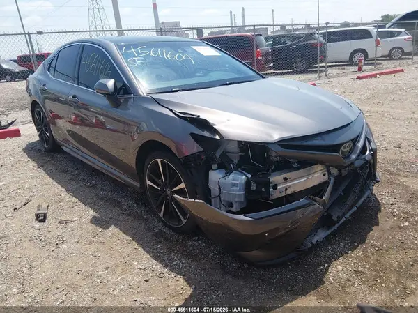 4T1B61HK4JU134051 2018 TOYOTA CAMRY - Image 1