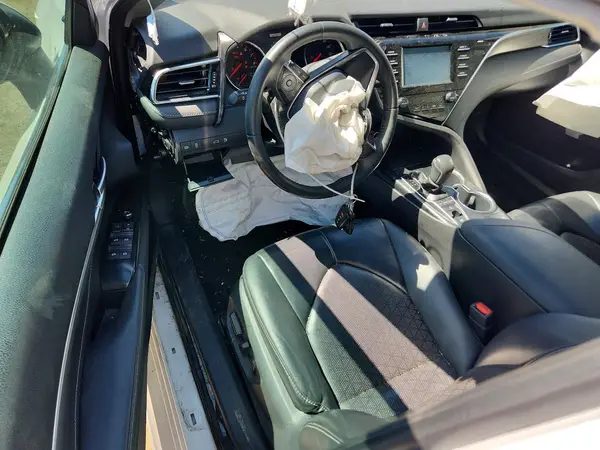 4T1B61HK4JU137435 2018 TOYOTA CAMRY - Image 8