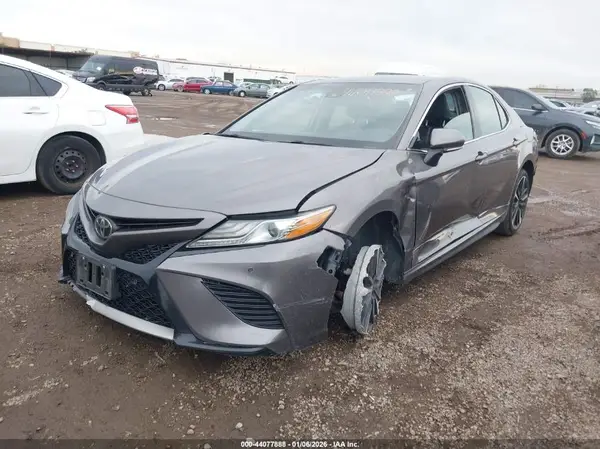 4T1B61HK4JU146443 2018 TOYOTA CAMRY - Image 2
