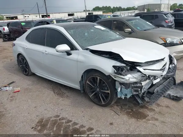 4T1B61HK4JU154011 2018 TOYOTA CAMRY - Image 1
