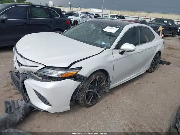 4T1B61HK4JU154011 2018 TOYOTA CAMRY - Image 2