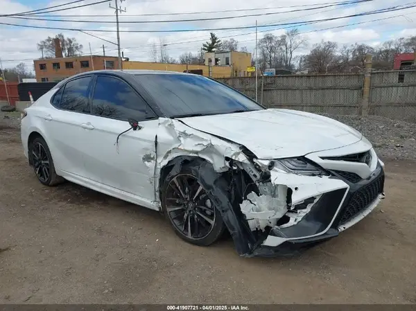4T1B61HK4JU155126 2018 TOYOTA CAMRY - Image 1