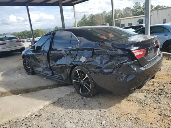 4T1B61HK4JU159516 2018 TOYOTA CAMRY - Image 2