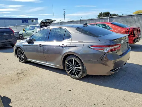 4T1B61HK4JU504608 2018 TOYOTA CAMRY - Image 2