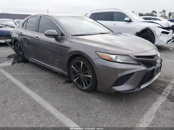 4T1B61HK4JU519027 2018 TOYOTA CAMRY - Image 1