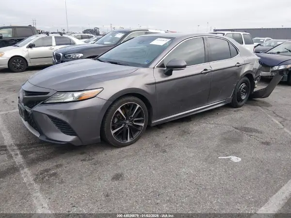 4T1B61HK4JU519027 2018 TOYOTA CAMRY - Image 2