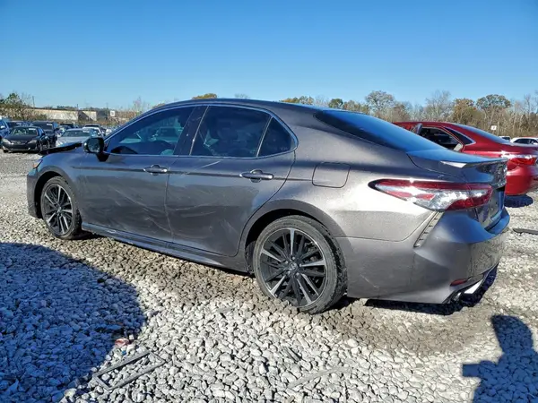 4T1B61HK4JU522560 2018 TOYOTA CAMRY - Image 2