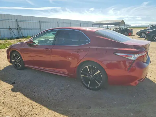 4T1B61HK4JU526981 2018 TOYOTA CAMRY - Image 2