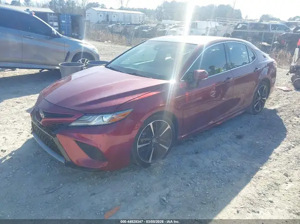 4T1B61HK4JU531601 2018 TOYOTA CAMRY - Image 2