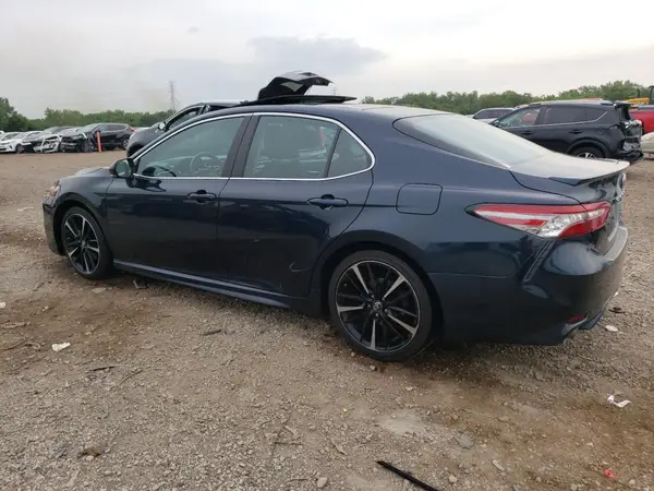4T1B61HK4JU537995 2018 TOYOTA CAMRY - Image 2