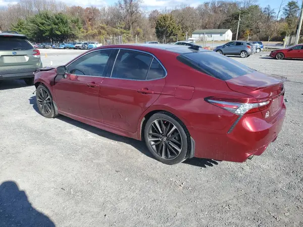 4T1B61HK4JU551850 2018 TOYOTA CAMRY - Image 2