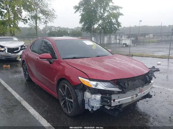 4T1B61HK4JU553601 2018 TOYOTA CAMRY - Image 1