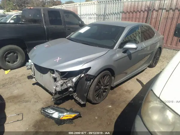 4T1B61HK4JU560001 2018 TOYOTA CAMRY - Image 2