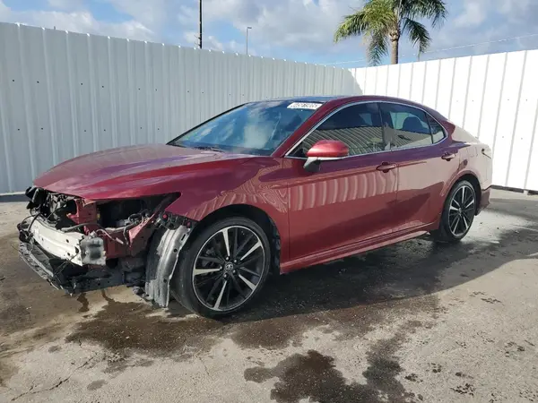 4T1B61HK4JU568633 2018 TOYOTA CAMRY - Image 1