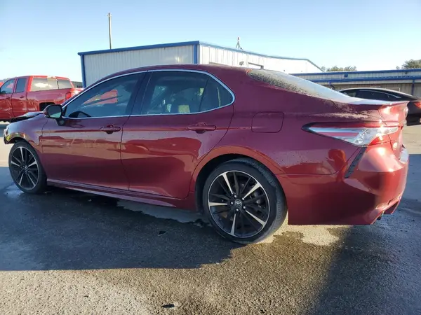 4T1B61HK4JU601453 2018 TOYOTA CAMRY - Image 2